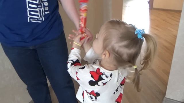 ВЛОГ К нам приехал Лёва!!! Снимаем челленджи Скоро поедем отдыхать! смотреть онлайн