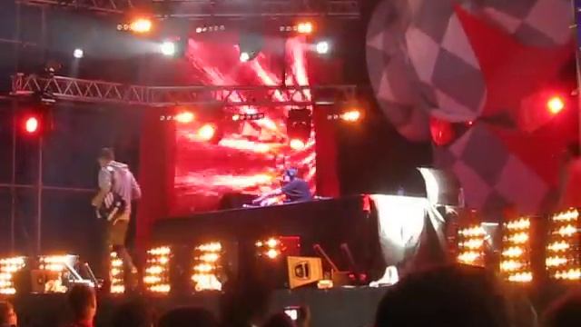 20 | London Electricity ft MC Darrison - Pirate Station Stage @ Kiev Chaika Airfield, 09.07.2011 смотреть онлайн