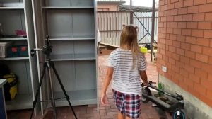 УРА! ☔️ у нас НАЧАЛСЯ ЛИВЕНЬ ! Не могу затащить Алису домой!