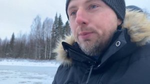 Зимняя рыбалка гнёт удочки не хватает рук вытаскивать рыбу  | Рыбалка | Зимняя рыбалка и ловля