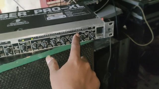 parrarel compressor beringher mdx2600 buat vocal смотреть онлайн