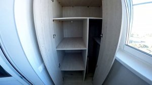 Шкаф на балкон в Москве/Мебель на балкон-лоджии/Шкаф от пола до потолка/Установка мебели на балкон.