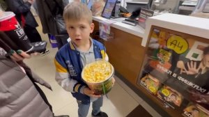 ВЛОГ Я готовлю для семьи ! УСПОКОЙТЕСЬ   Едем в гости и ИДЕМ В КИНО с друзьями!!!