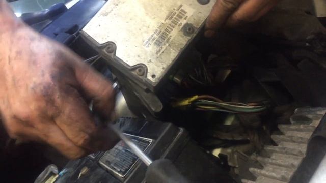 2002 Dodge grand caravan 3.3 wont stay running, no idle смотреть онлайн