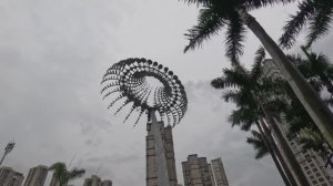 Китай, Сямен (Xiamen), Jul 2024, парк возле водохранилища, ветряки