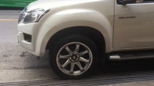 Accelera Iota-ST68 265/50-20 in Isuzu D-Max