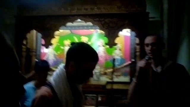 Devotos de Krishna em templo de São Paulo (SP). 06/12/2015 Преданные Кришны в храме Сао Пауло (СП). смотреть онлайн