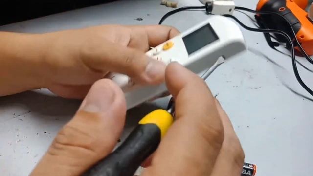 HOW TO CHECK AND REPAIR AIRCON REMOTE CONTROL || KOLIN || TAGALOG смотреть онлайн