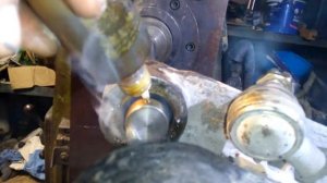 Расточка балки погрузчика под ремонтные втулки шкворней!(самодельной борштангой  горизонт.фрезер57г