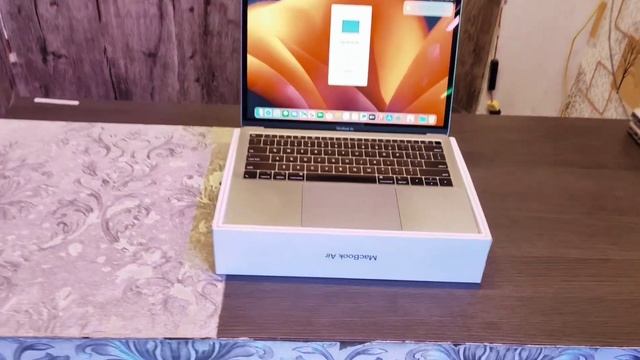MACBOOK AIR 2018 UNDER COMPANY WARRANTY (8GB/128SSD) CALL 6289898238