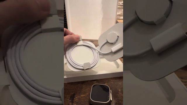 Apple iWatch Ultra 2 GPS+cellular, 49mm Titanium case with Blue Ocean band. смотреть онлайн