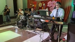 Воскресенье. Исполняет "ВИА 70-х". п. Белоомут.
Танцевальный вечер "Шляпная вечеринка"