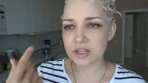 ВЛОГ Как перекраситься из темного в светлый в домашних условиях ! Хочу записать Алису на танцы