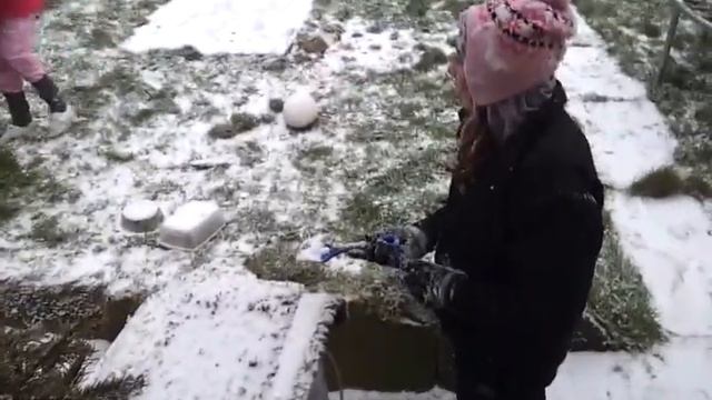 Chloe falls thru trampoline смотреть онлайн