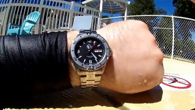 Orient Mako II (Water test in pool) смотреть онлайн