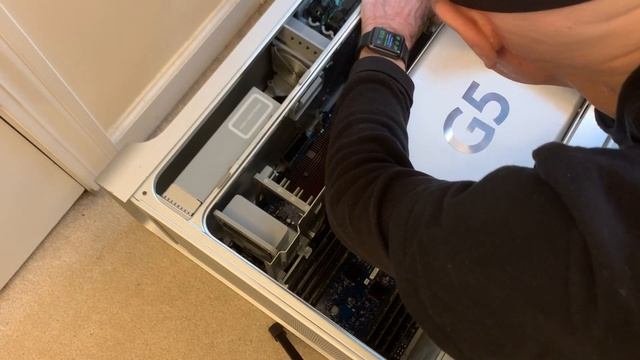 Power Mac G5, Graphics Upgrade on the Dual 2 GHz, and Tiger Install! смотреть онлайн