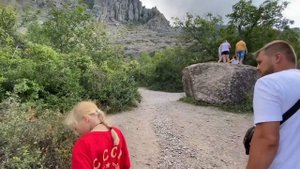 Алиса ОБОЖАЕТ лошадей! Шикарные виды на горы Долины Приведений! Конная прогулка в КРЫМУ! Мили Ванили