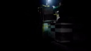 Погрузка ульев самодельным манипулятором на промышленной пасеке.