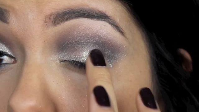 New Years Eve Glitter Makeup Tutorial смотреть онлайн