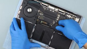 MacBook Pro A1708 A2159 A2289 A2338 Replacement Battery - Remove the Touchpad
