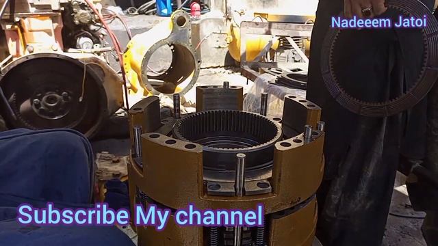 caterpillar Loader 930 complete Transmission Repair fitting || expert Pakistani mechanic gearbox. смотреть онлайн