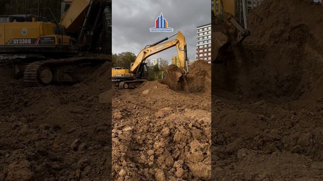 Разработка, перекидка и погрузка грунта #генстройтранс #гст #строительство #shorts #спецтехника