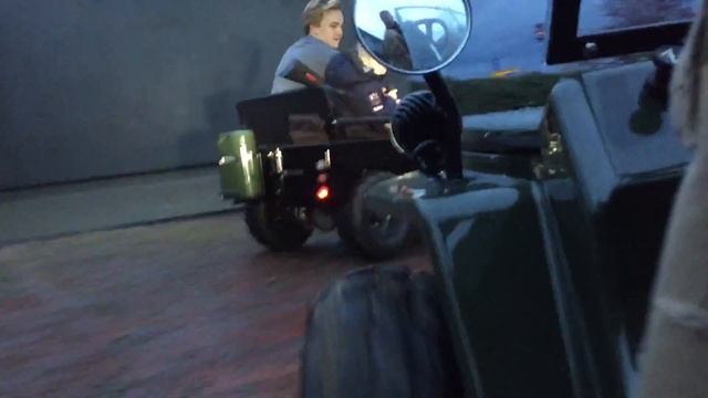 Little Heroes Children JEEP 🚓 Video for KIDs 🚓 All weather DRIVE 🚓 POLICE Willys Jeep смотреть онлайн