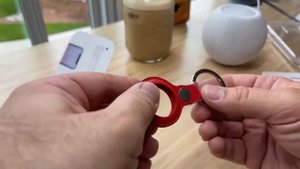 Unboxing AirTag Leather Key Ring (PRODUCT) Red