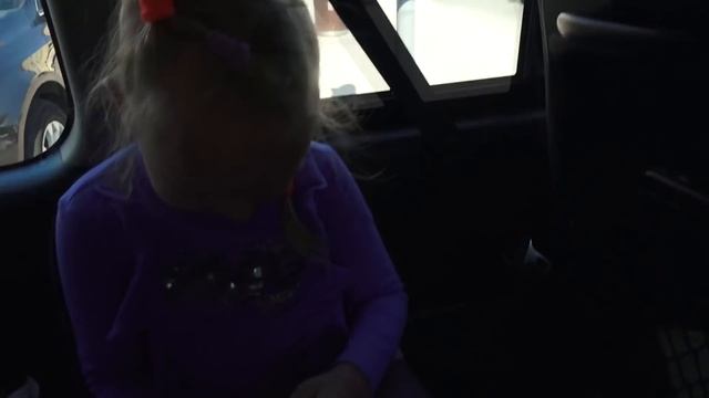 ВЛОГ Мы едем на экскурсию по СТАРОМУ ДУБАИ !! Золотой рынок и Рынок специй Dubai!!! смотреть онлайн