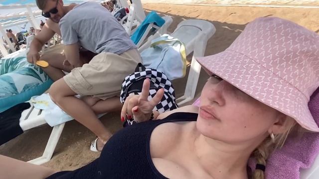 ВЛОГ Весь день на море ВСЕЙ СЕМЬЕЙ ! Показываем на каком этапе РЕМОНТ в НАШЕЙ КВАРТИРЕ в Анапе ?