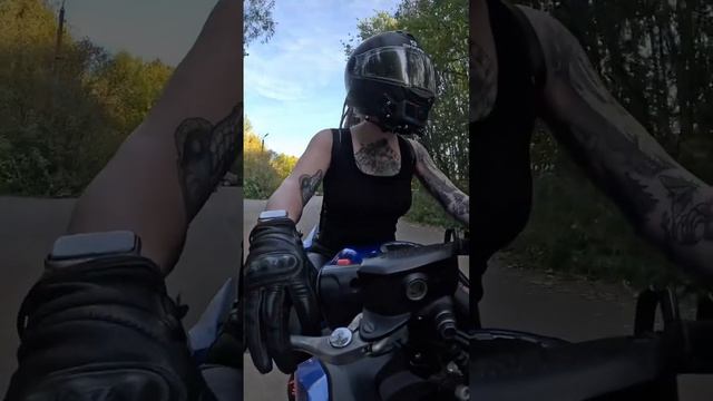 #осень #мото #motogirl #bikergirl #bikelife #motovlog #kawasaki #tattoogirl