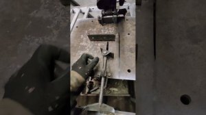 Отрезной станок по металлу, недостатки и Самодельная станина!!!