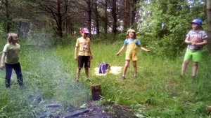 Танцы на природе под песню Каникулы