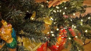 Инстаграмная елка без гирлянды роса. Как намотать елочные огни?