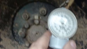 Накачка шин лодочным компрессором на пневмоходе.