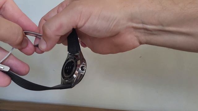 Changing the Tag Heuer rubber watch strap and length. No Tools. Less than 2 mins! смотреть онлайн