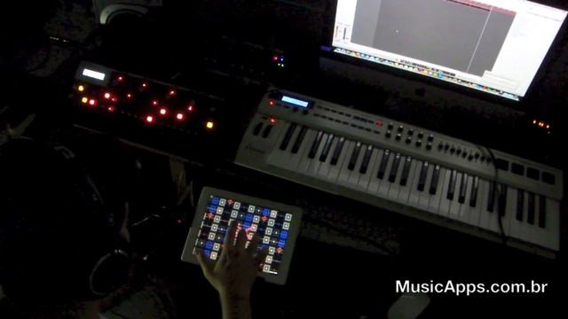 Synth Jam 13: Korg iMS-20, Magellan, GarageBand, Geo Synthesizer, iRIg MIDI and Moog Slim Phatty смотреть онлайн