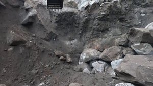 Строительство, экскаваторщики почти  "сдались"