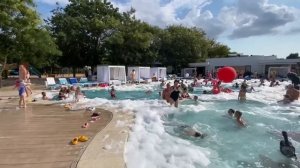 ВЛОГ Наш второй день на отдыхе в КРЫМУ ! Наша реакция на День Рождения RIGA Village Resort !