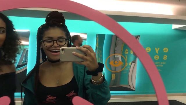 MEETING PATRICIA BRIGHT | TRYING HER NEW MAC LIPSTICK смотреть онлайн