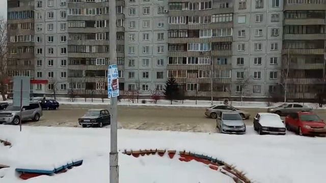 Нск. Демакова, 20. У входа смотреть онлайн