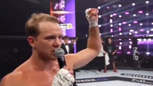 я русский. боец мма