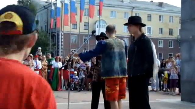 Карнавал на День металлурга в Ревде. 2010 смотреть онлайн