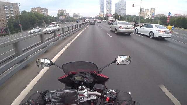 Нашли хороший VFR800, ещё и юбилейка, с абс - и такое бывает