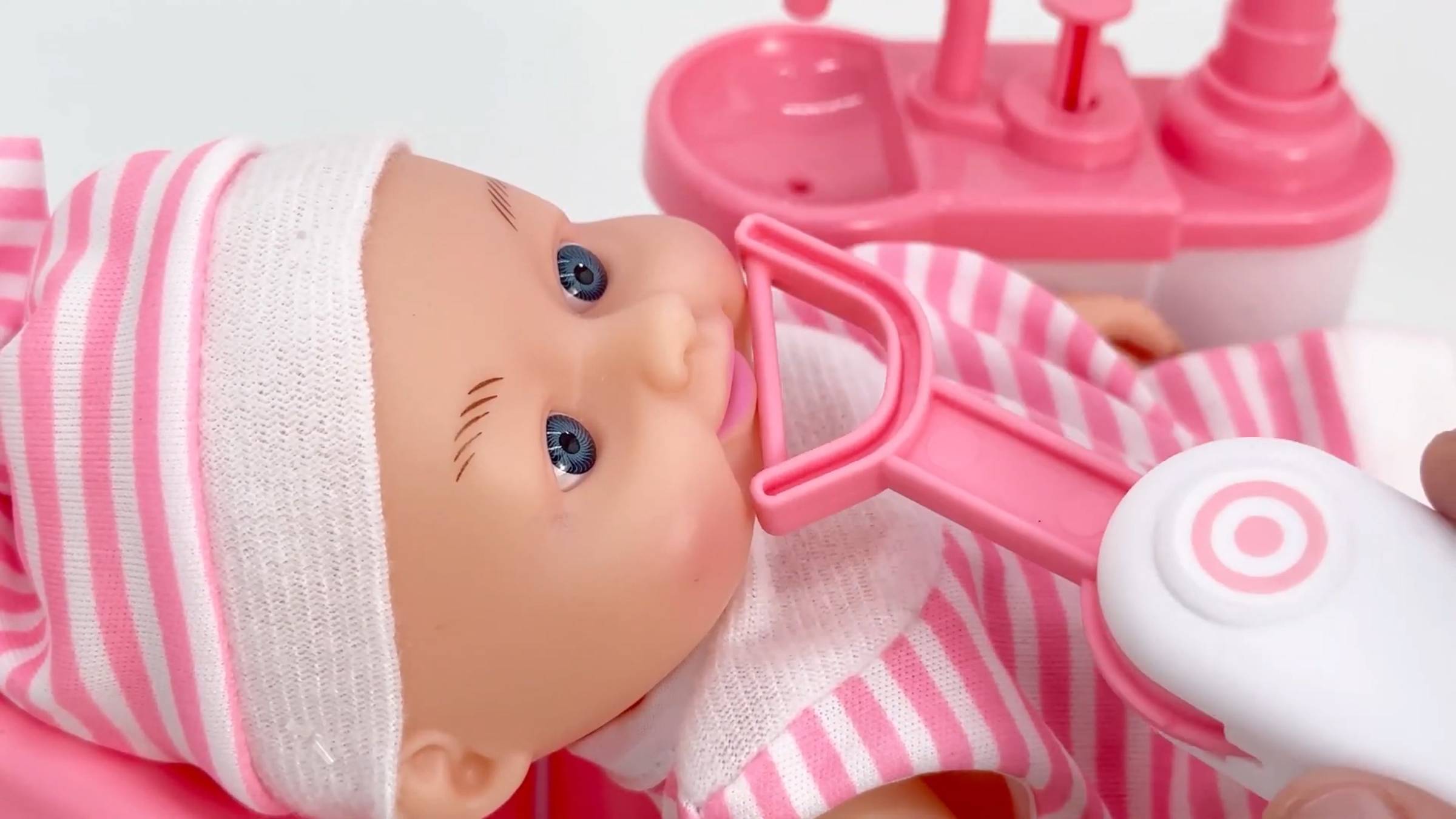 Мультики для малышей. Развивающие игрушки. Набор дантиста смотреть онлайн