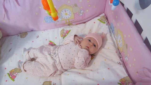 Ребёнку 1 месяц: параметры, навыки, проблемы.