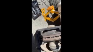 Замена тормозных дисков на Весте, диски прикипели((