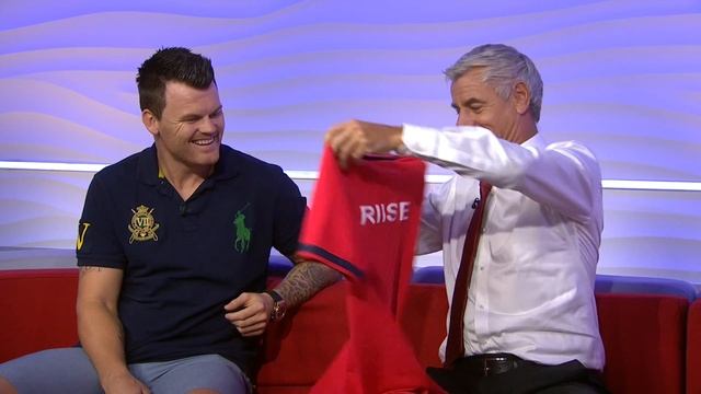 Ian Rush welcomes John Arne Riise to Delhi Dynamos! смотреть онлайн