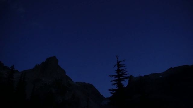 Hiking 25 Miles to the Bluest Lake смотреть онлайн