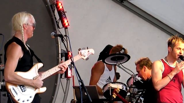 Kajagoogoo - Big Apple live at Aylesbury in 2009 смотреть онлайн